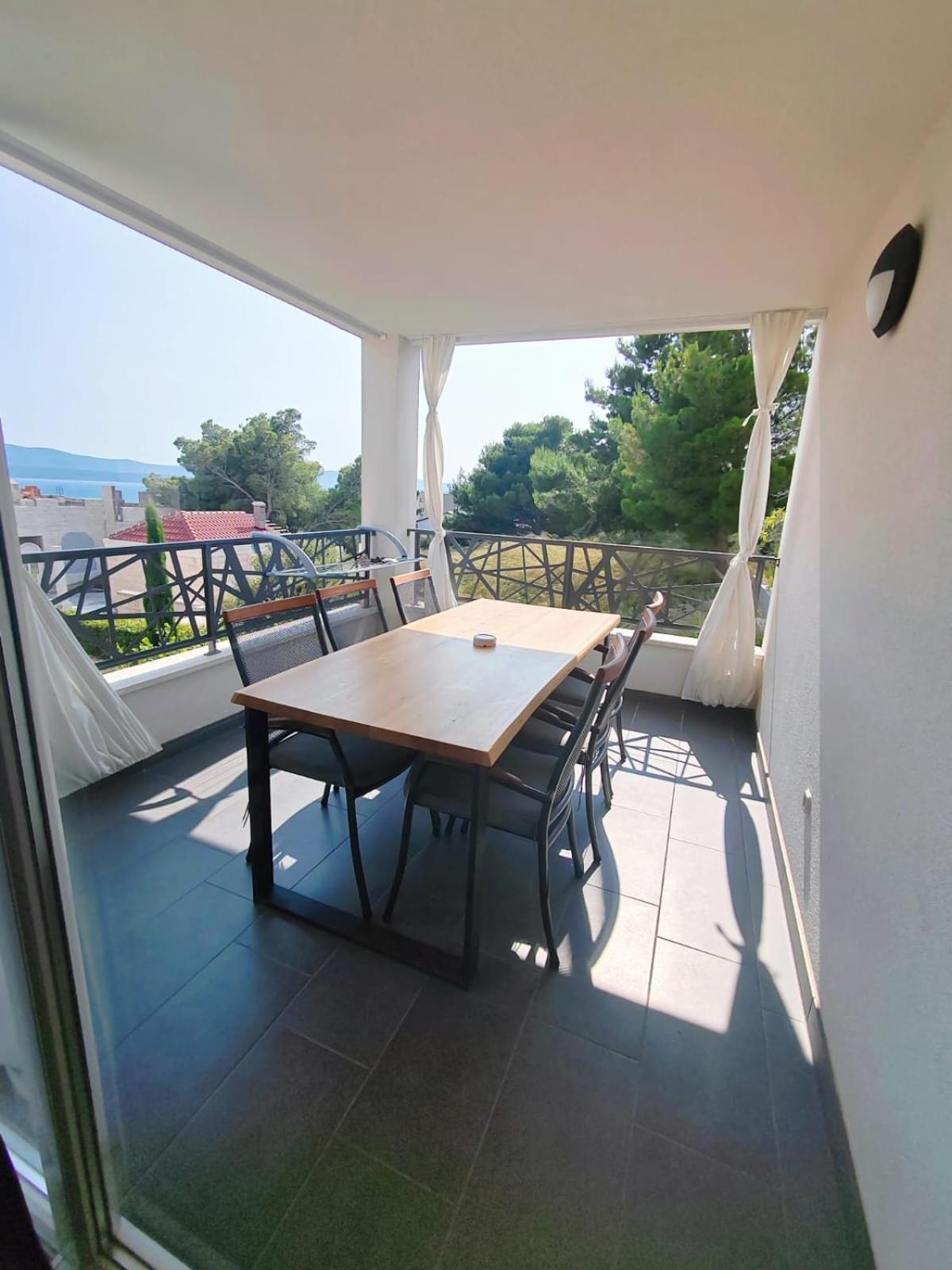 L&L Apartmani 1 Bol Exterior foto