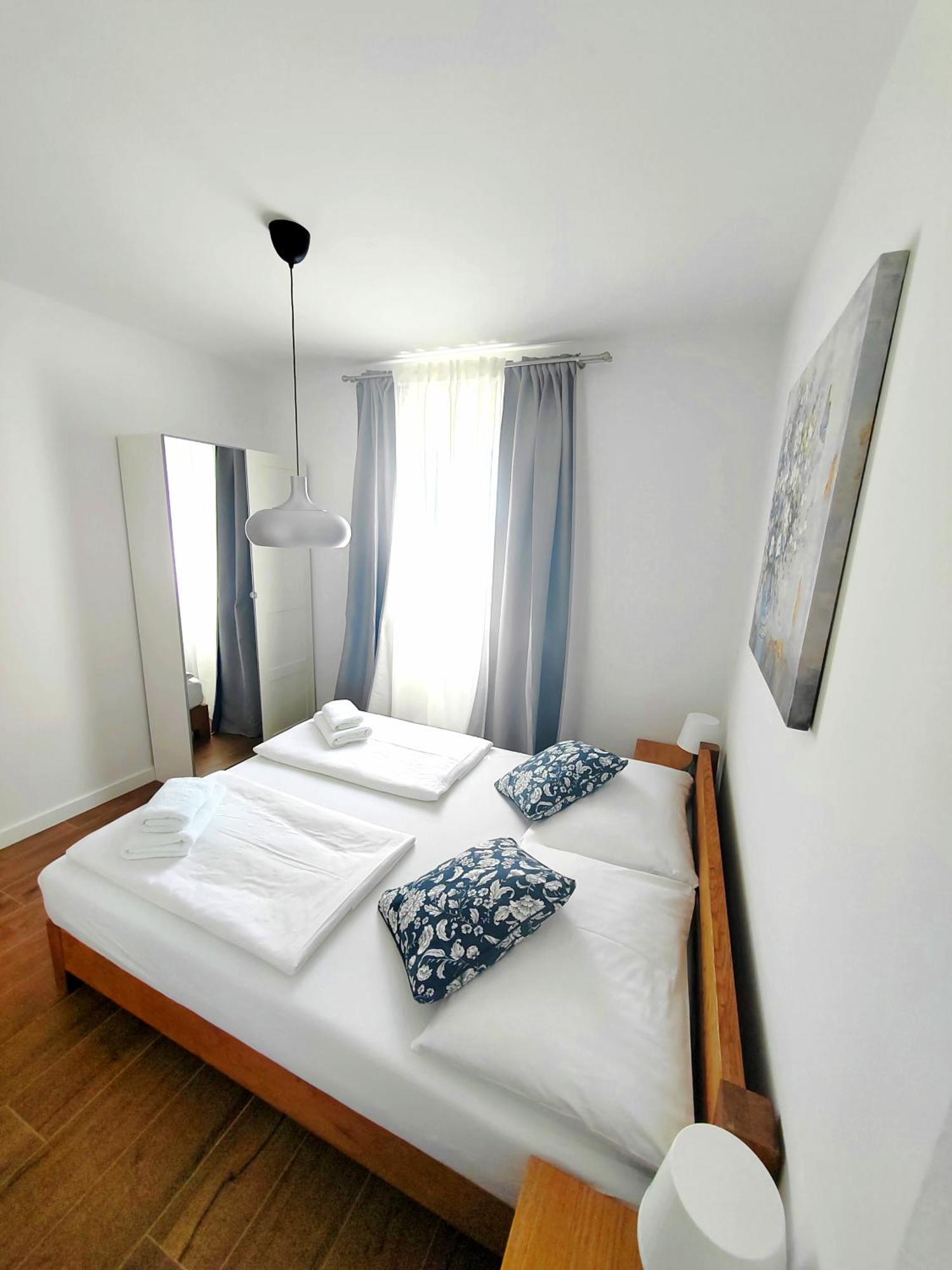 L&L Apartmani 1 Bol Exterior foto