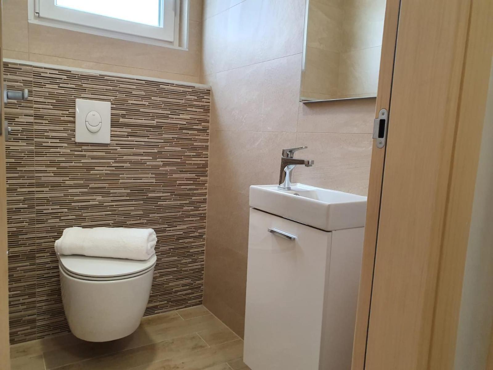 L&L Apartmani 1 Bol Exterior foto